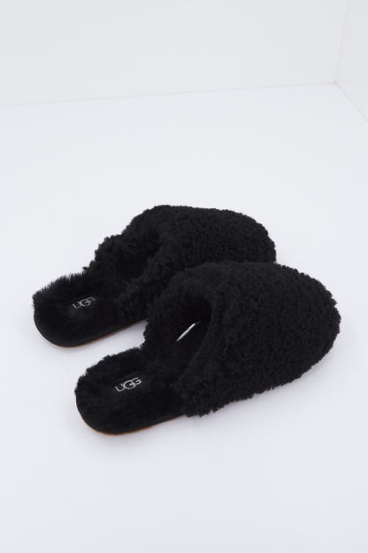 UGG W MAXI CURLY SLIDE en color BLACK  (3)