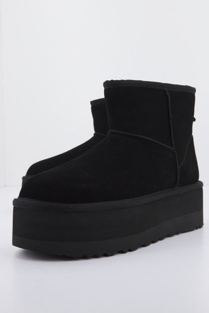 UGG W CLASSIC MINI PLATF en color BLACK  (1)