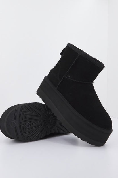 UGG W CLASSIC MINI PLATF en color BLACK  (4)