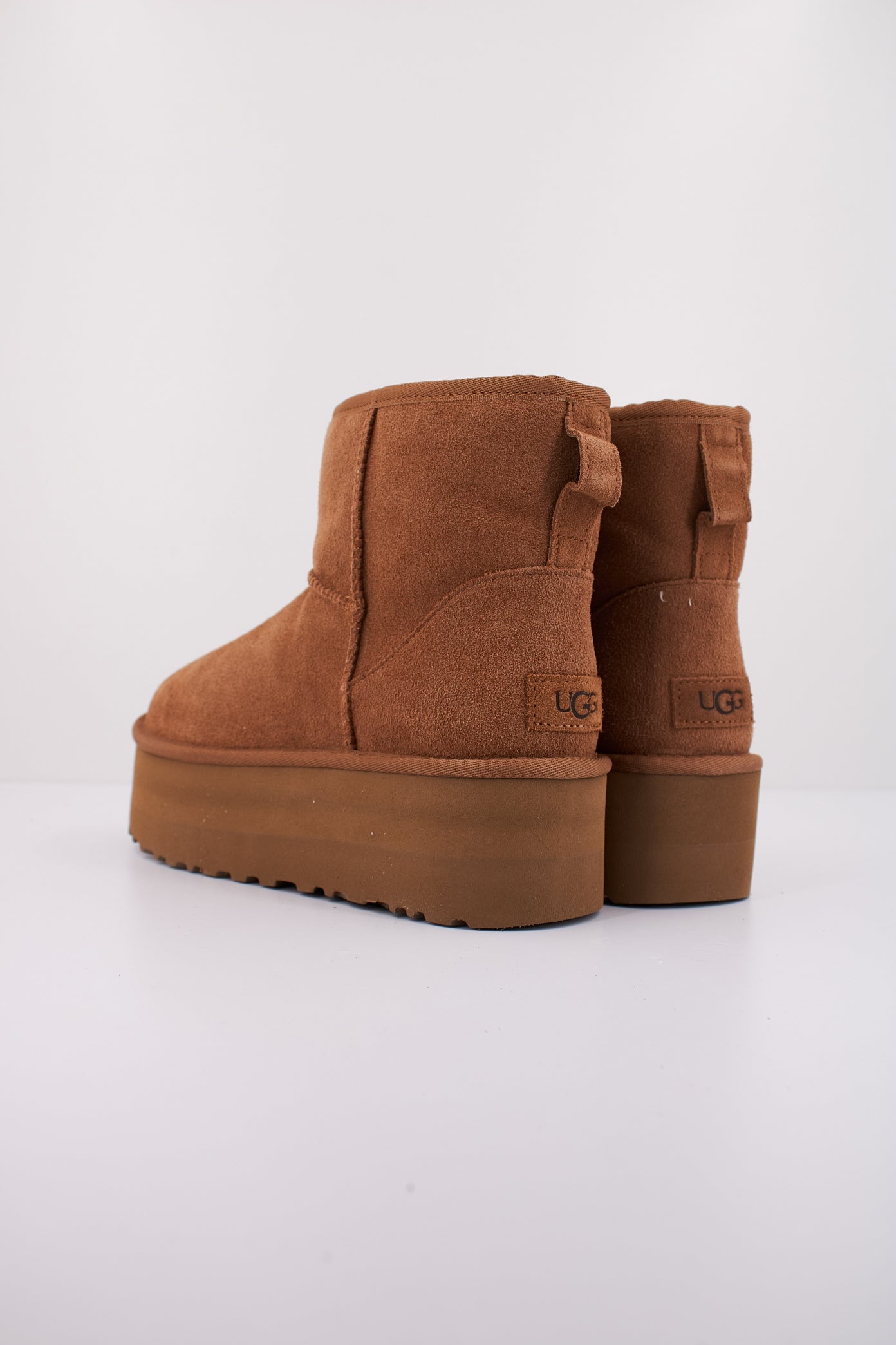 UGG  CLASSIC MINI PLATFO en color CHESTNUT  (4)