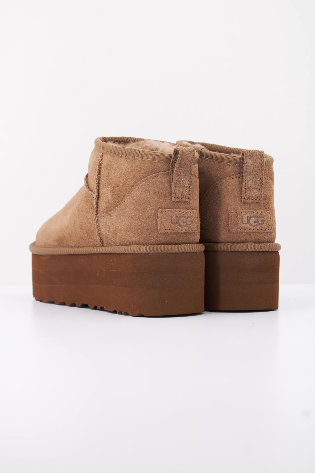 UGG CLASSIC ULTRA MINI P en color LBNZ  (4)