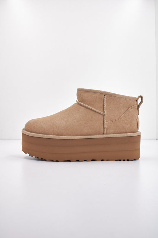 UGG W CLASSIC ULTRA MINI en color SAND  (1)
