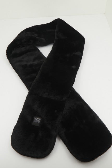 UGG  OBLONG FAUX  en color BLACK  (1)