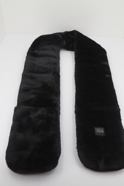 UGG  OBLONG FAUX  en color BLACK  (3)