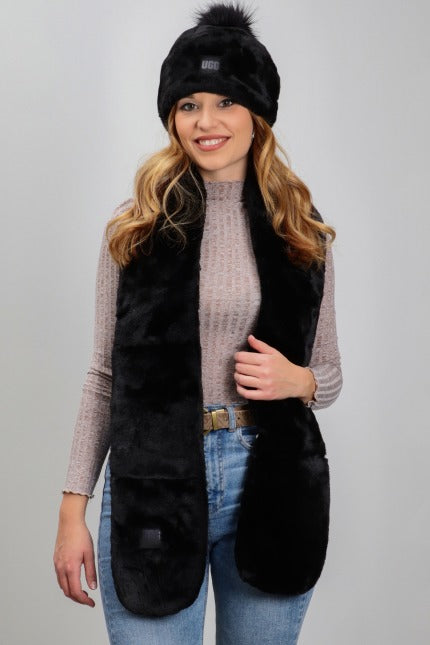 UGG  OBLONG FAUX  en color BLACK  (5)