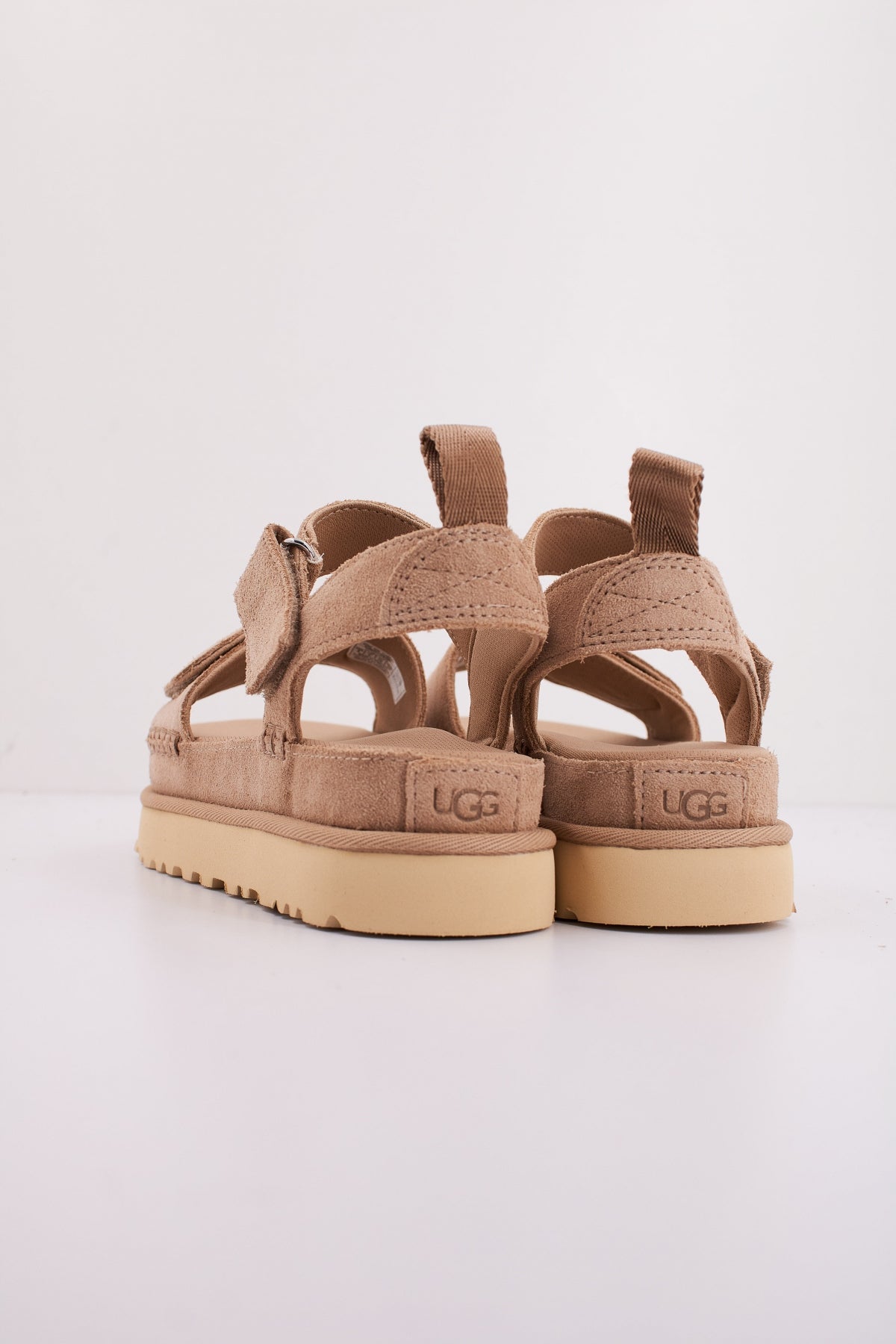 UGG W GOLDENSTAR en color SAND  (4)