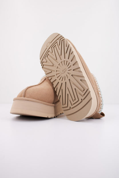 UGG W TAZZ en color SAND  (4)