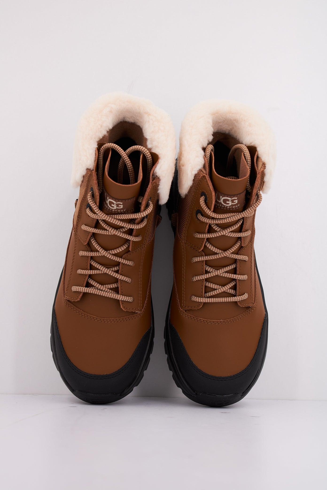 UGG W YOSE FLUFF V en color CHESTNUT  (3)