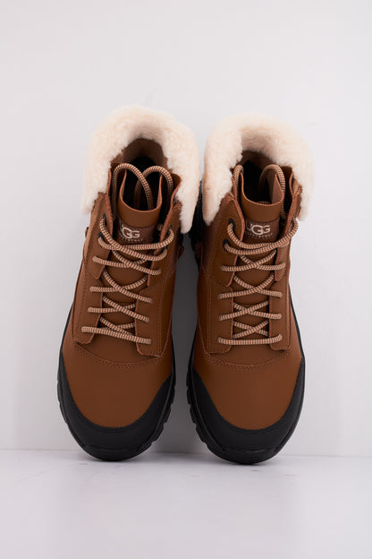UGG W YOSE FLUFF V en color CHESTNUT  (3)