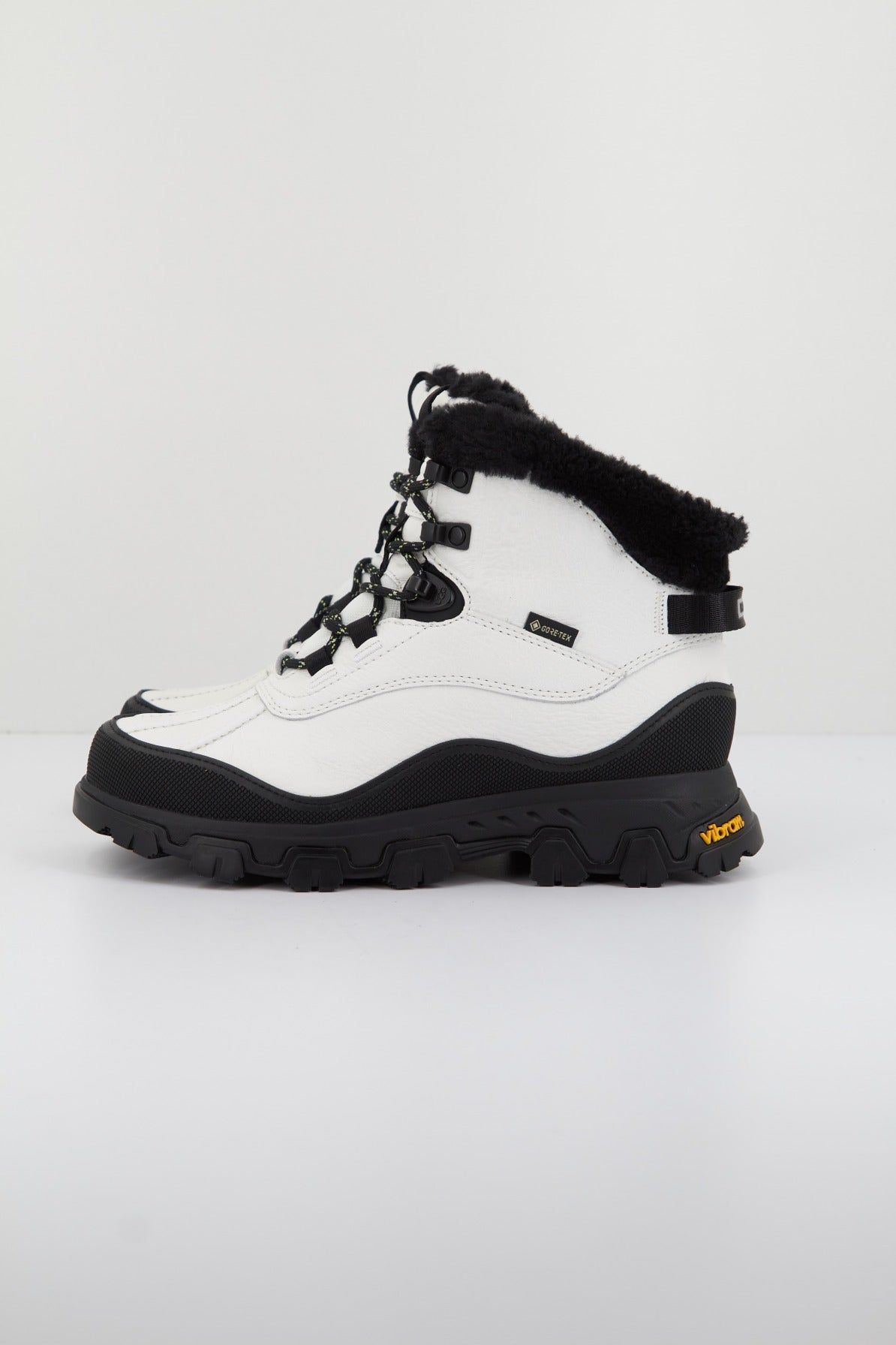 UGG W ADIRONDACK MERIDIA en color WHITE  (1)