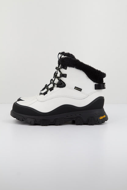 UGG W ADIRONDACK MERIDIA en color WHITE  (1)