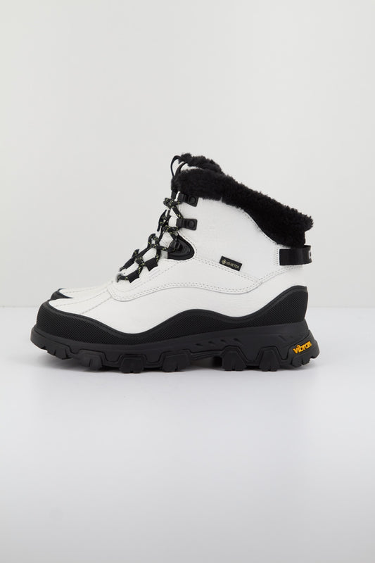UGG W ADIRONDACK MERIDIA en color WHITE  (1)