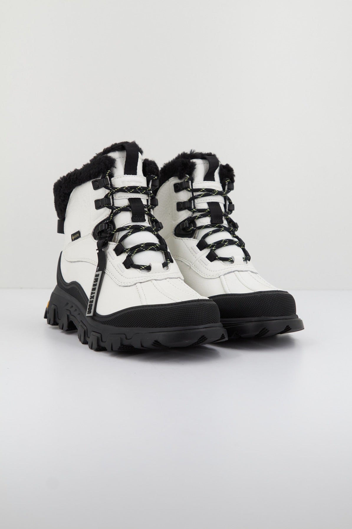 UGG W ADIRONDACK MERIDIA en color WHITE  (2)