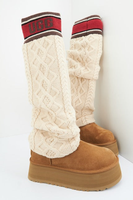 UGG W CLASSIC SWEATER LE en color CHESTNUT  (2)