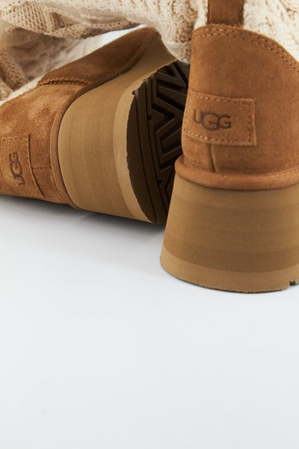 UGG W CLASSIC SWEATER LE en color CHESTNUT  (3)