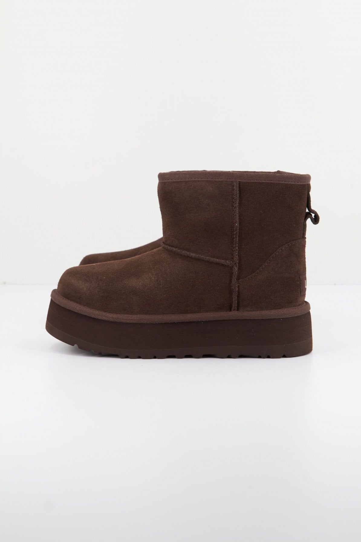 UGG CLASSIC MINI PLATFOR en color BCDR  (1)