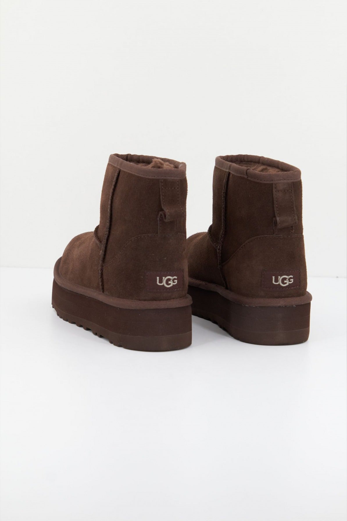 UGG CLASSIC MINI PLATFOR en color BCDR  (2)