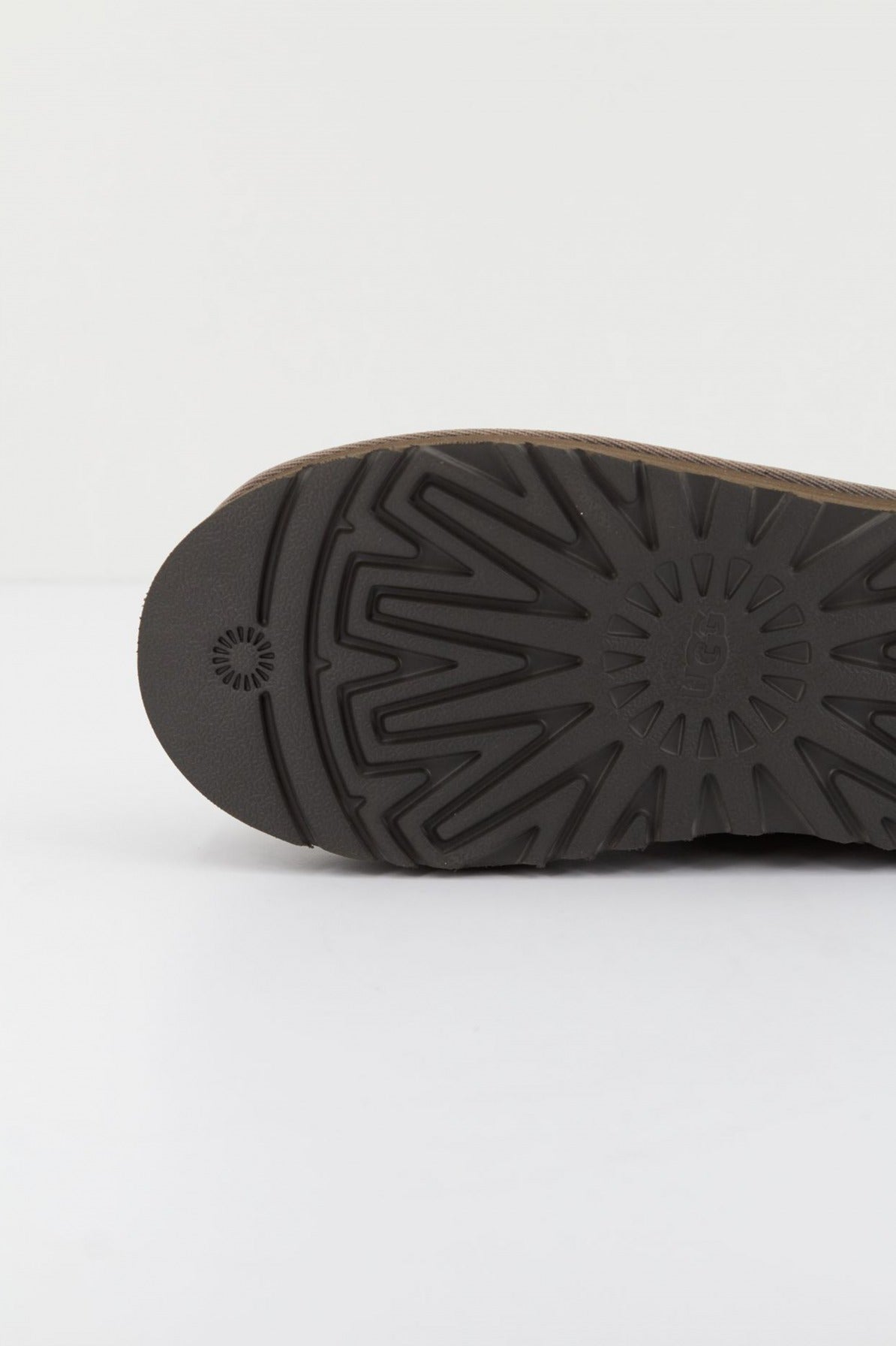 UGG CLASSIC MINI PLATFOR en color PLUME  (4)