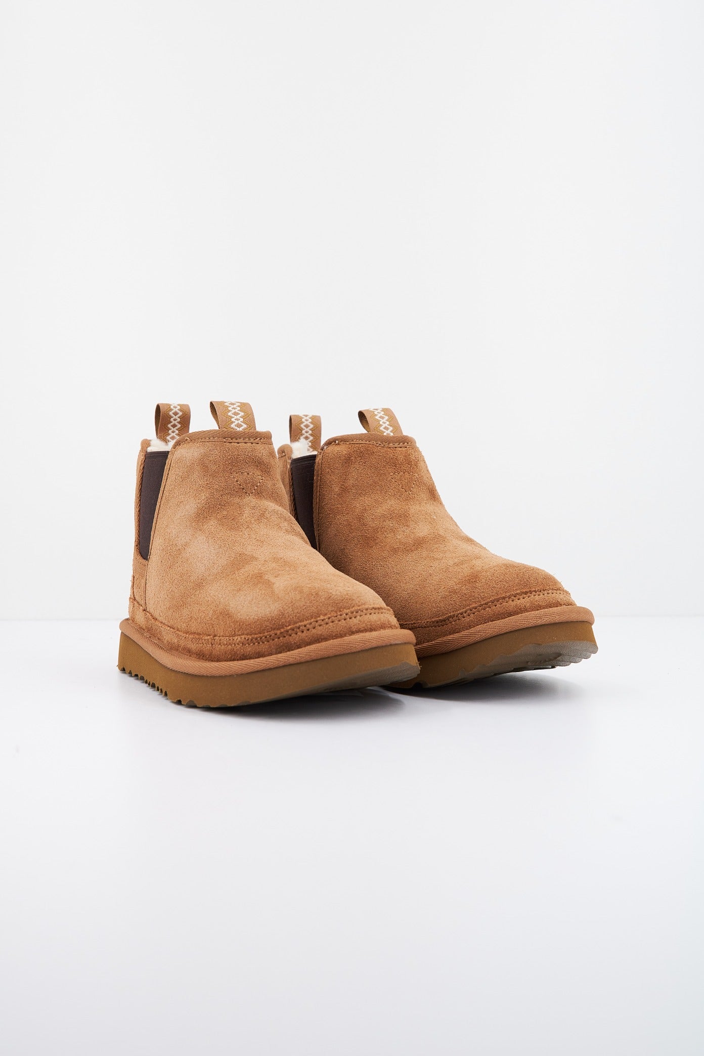 UGG K NEUMEL CHELSEA en color CHESTNUT  (2)