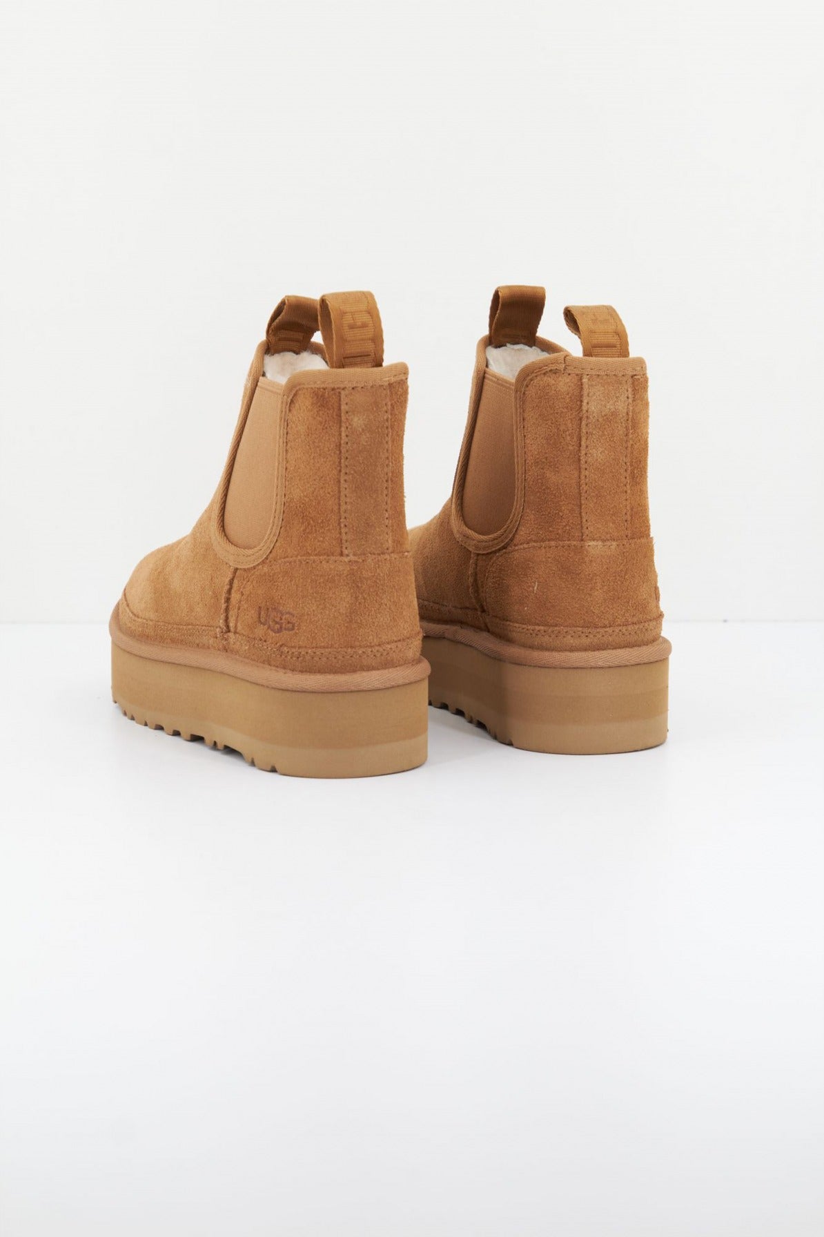 UGG K NEUMEL PLATFORM CH en color CHESTNUT  (2)