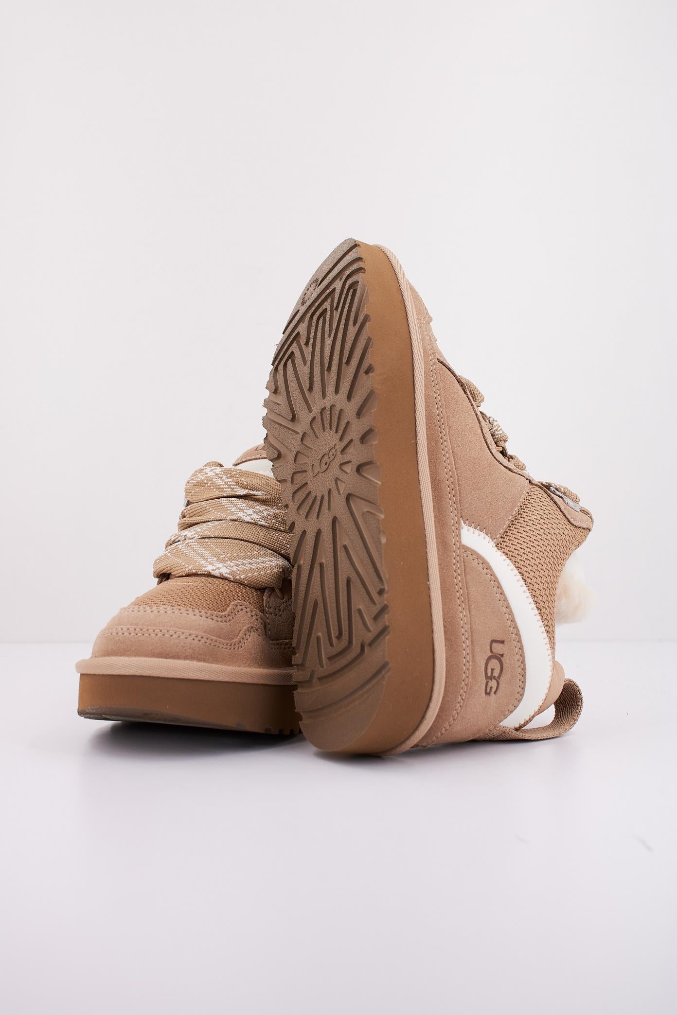 UGG W LOWMEL en color SAND  (5)