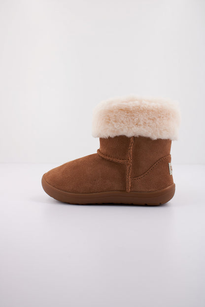 UGG SAMMEE en color CHESTNUT  (1)