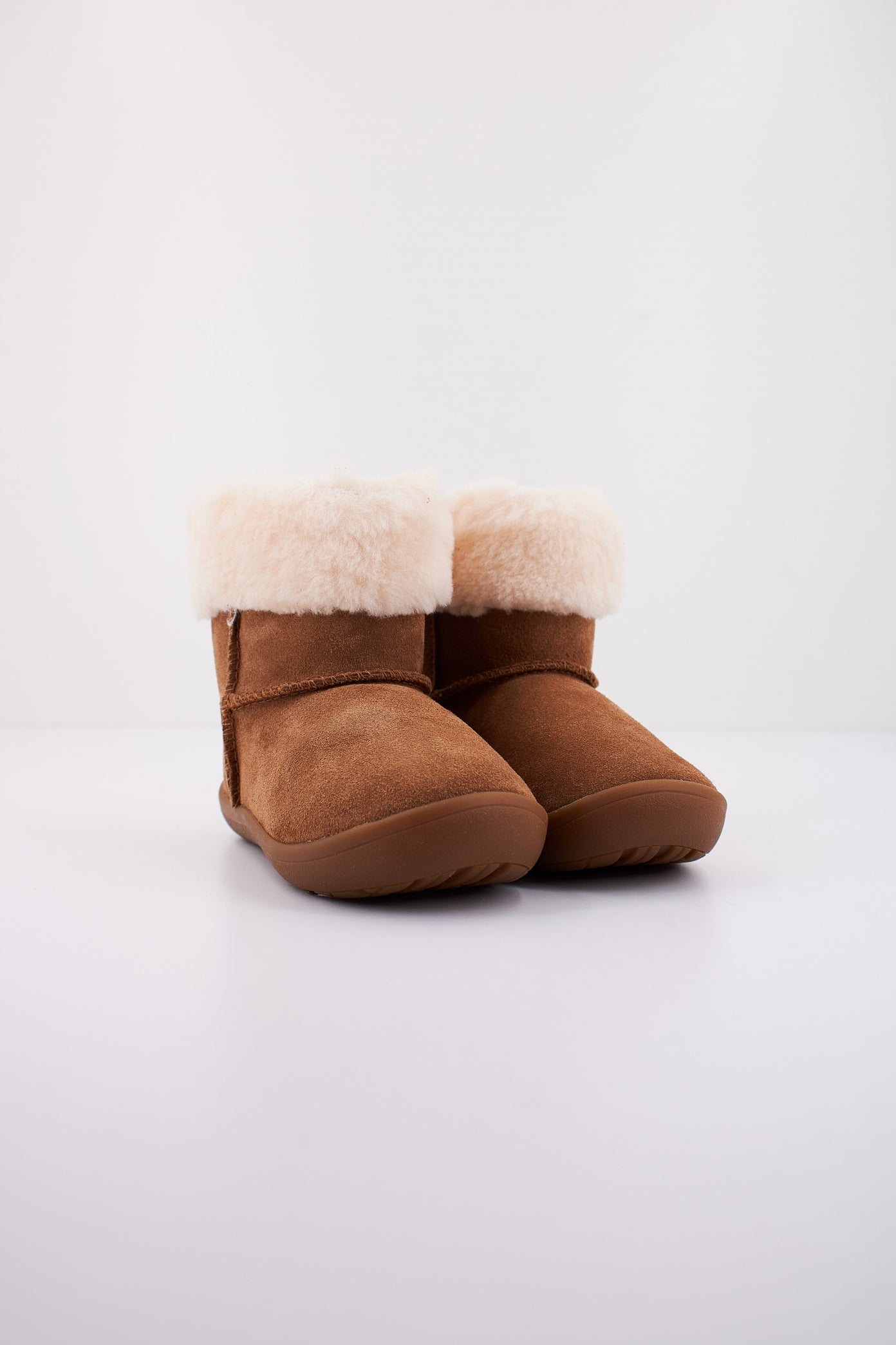 UGG SAMMEE en color CHESTNUT  (2)