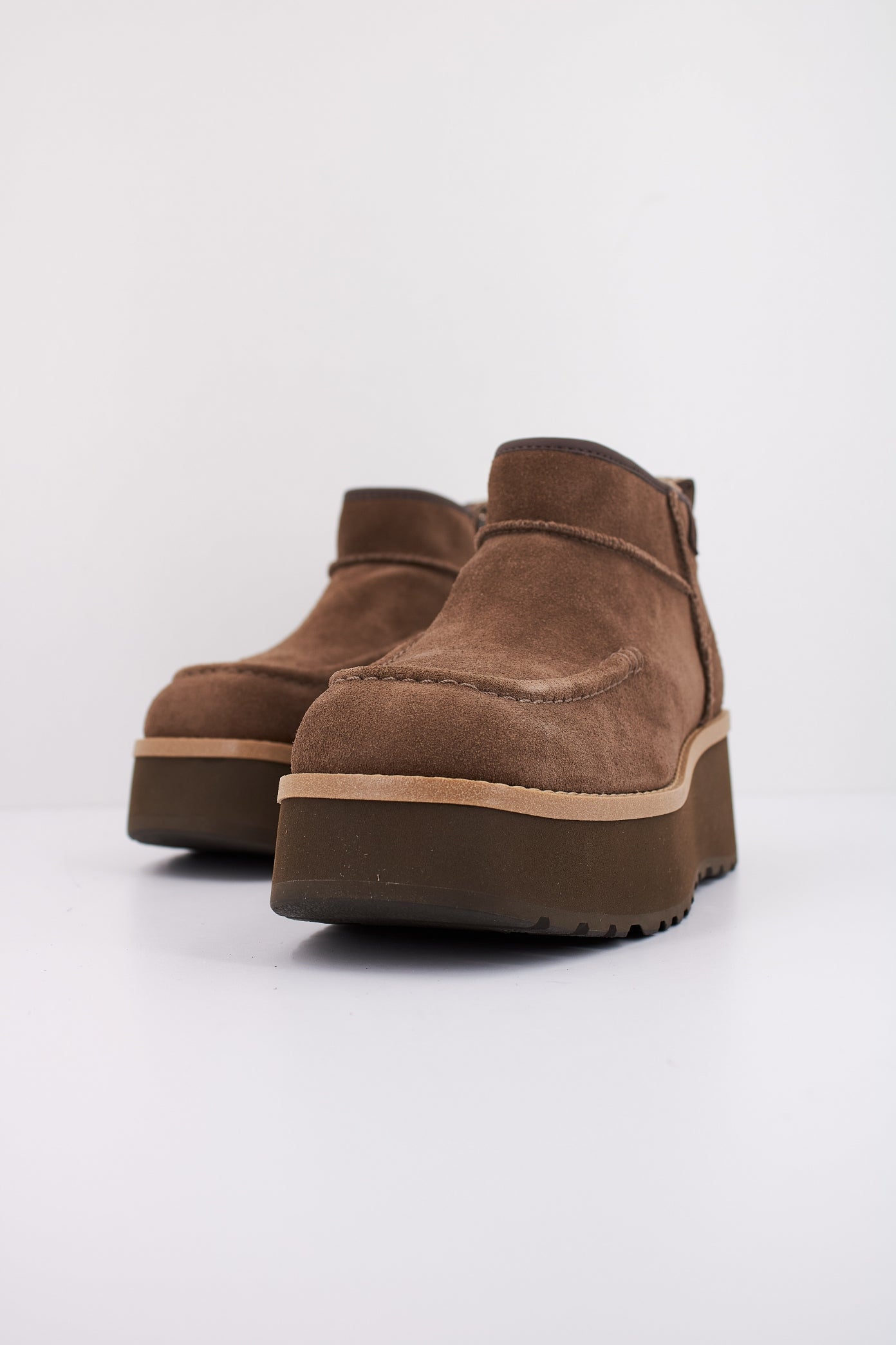 UGG CITYFUNC ULTRA MINI en color HICKORY  (2)