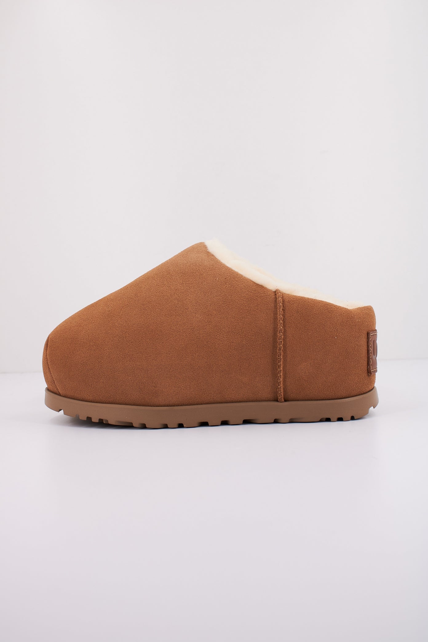 UGG W PUMPED SLIDE en color CHESTNUT  (1)