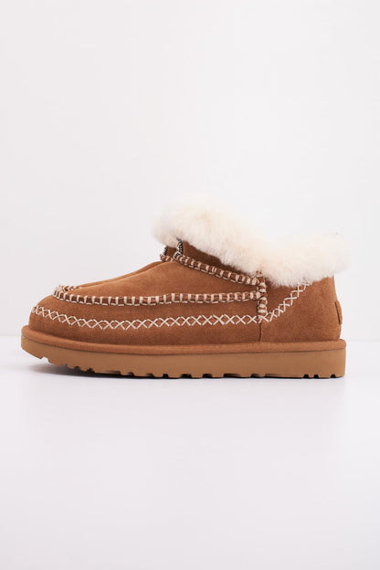 UGG W CLASSIC ULTRA MINI en color CHESTNUT  (1)