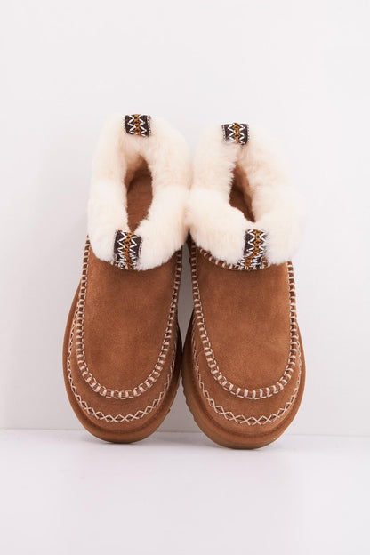 UGG W CLASSIC ULTRA MINI en color CHESTNUT  (3)