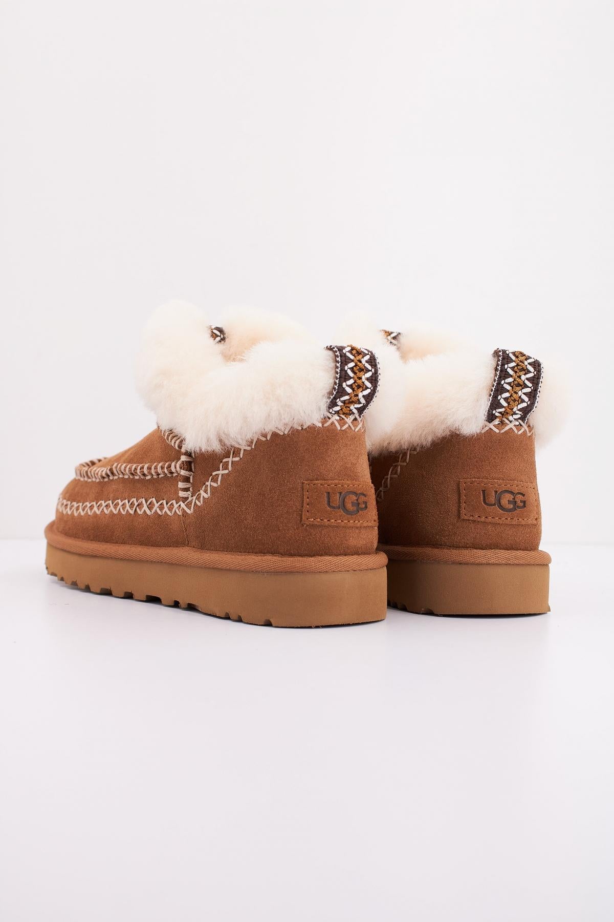 UGG W CLASSIC ULTRA MINI en color CHESTNUT  (4)