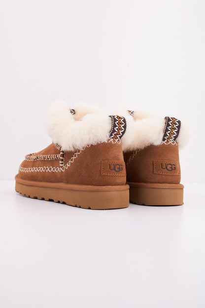 UGG W CLASSIC ULTRA MINI en color CHESTNUT  (4)