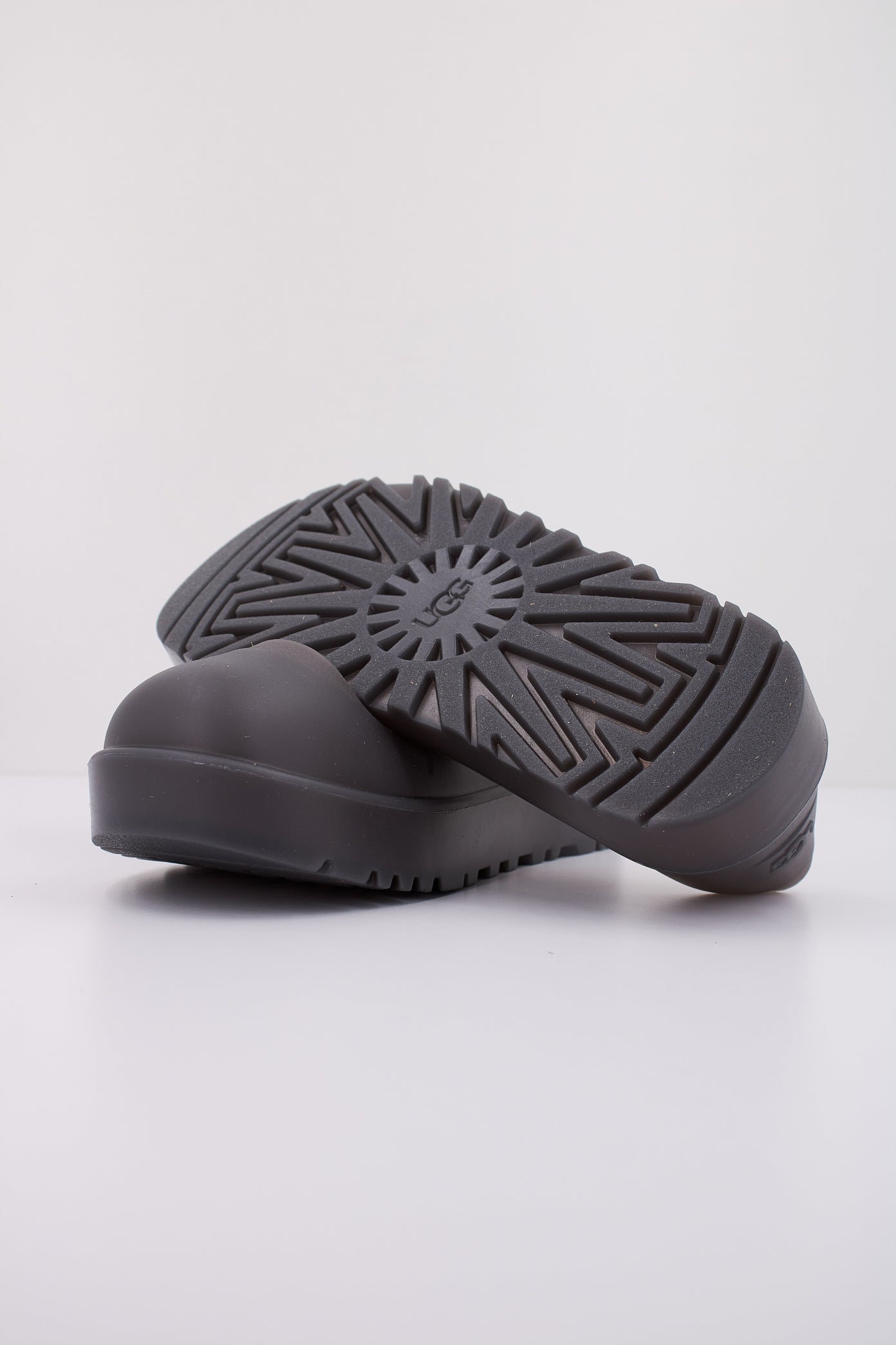 UGG GUARD . en color BLACK  (5)