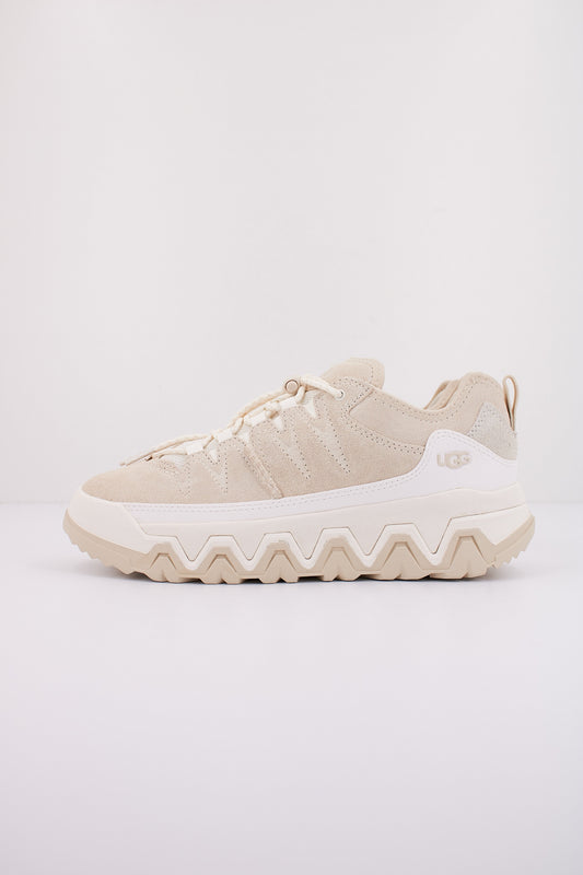 UGG W CAPTRAIL LOW en color BEIGE  (1)