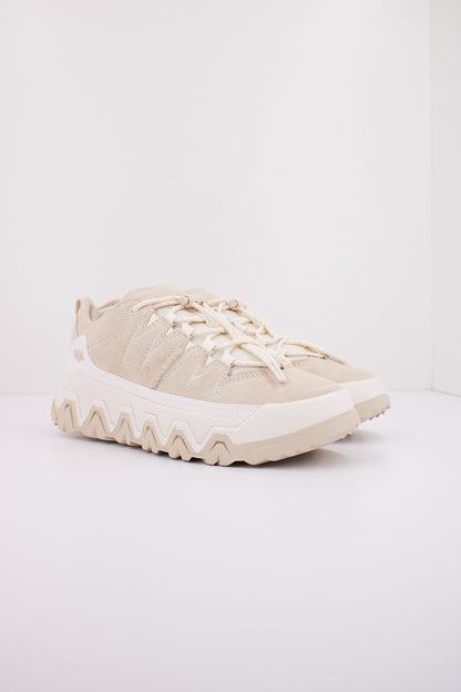 UGG W CAPTRAIL LOW en color BEIGE  (2)