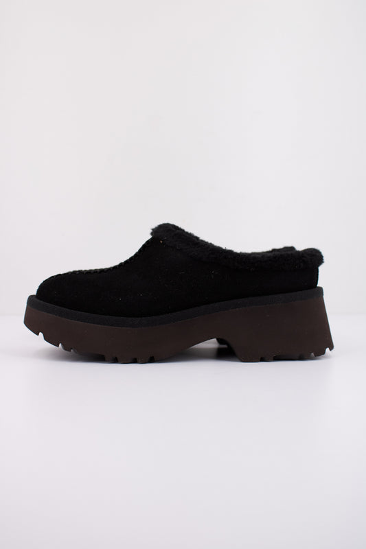 UGG NEW HEIGHTS COZY CLO en color BLACK  (1)
