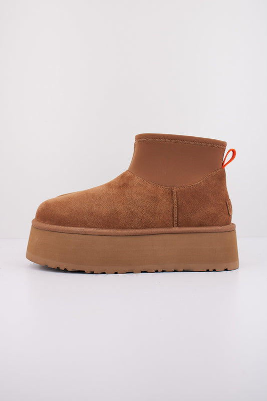 UGG CLASSIC MINI DIPPER en color CHESTNUT  (1)