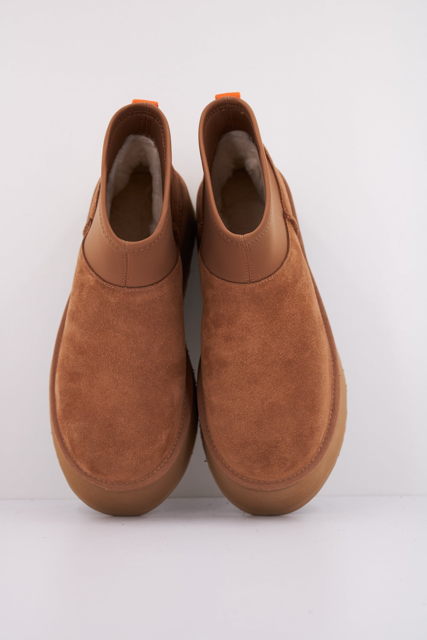 UGG CLASSIC MINI DIPPER en color CHESTNUT  (3)