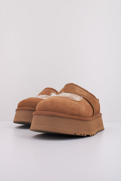 UGG W BEA MARY JANE en color CESTNT  (2)