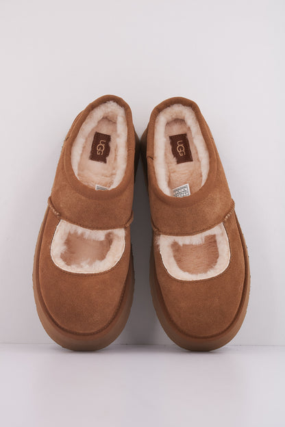 UGG W BEA MARY JANE en color CESTNT  (3)