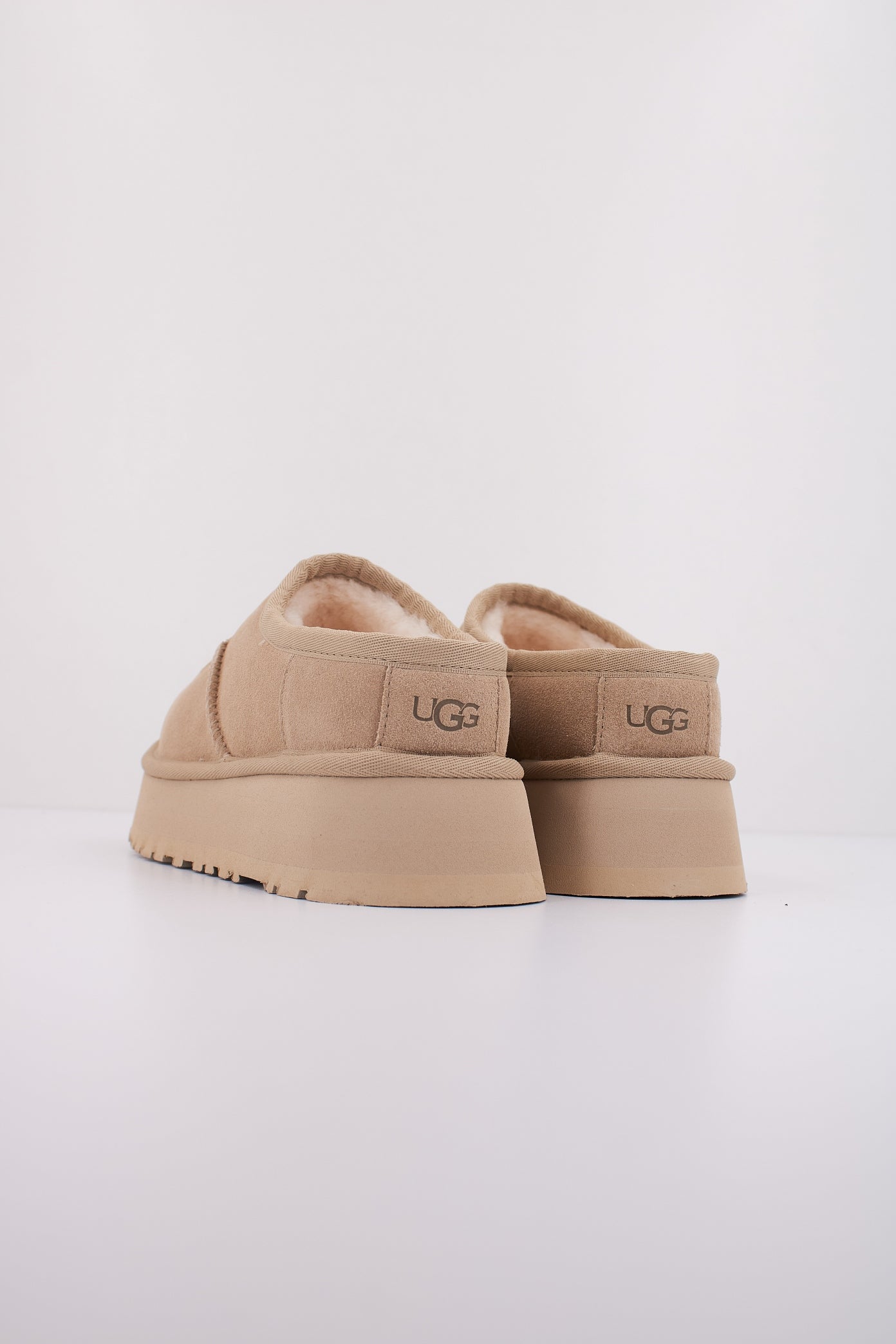 UGG W BEA MARY JANE en color MSTRD  (4)