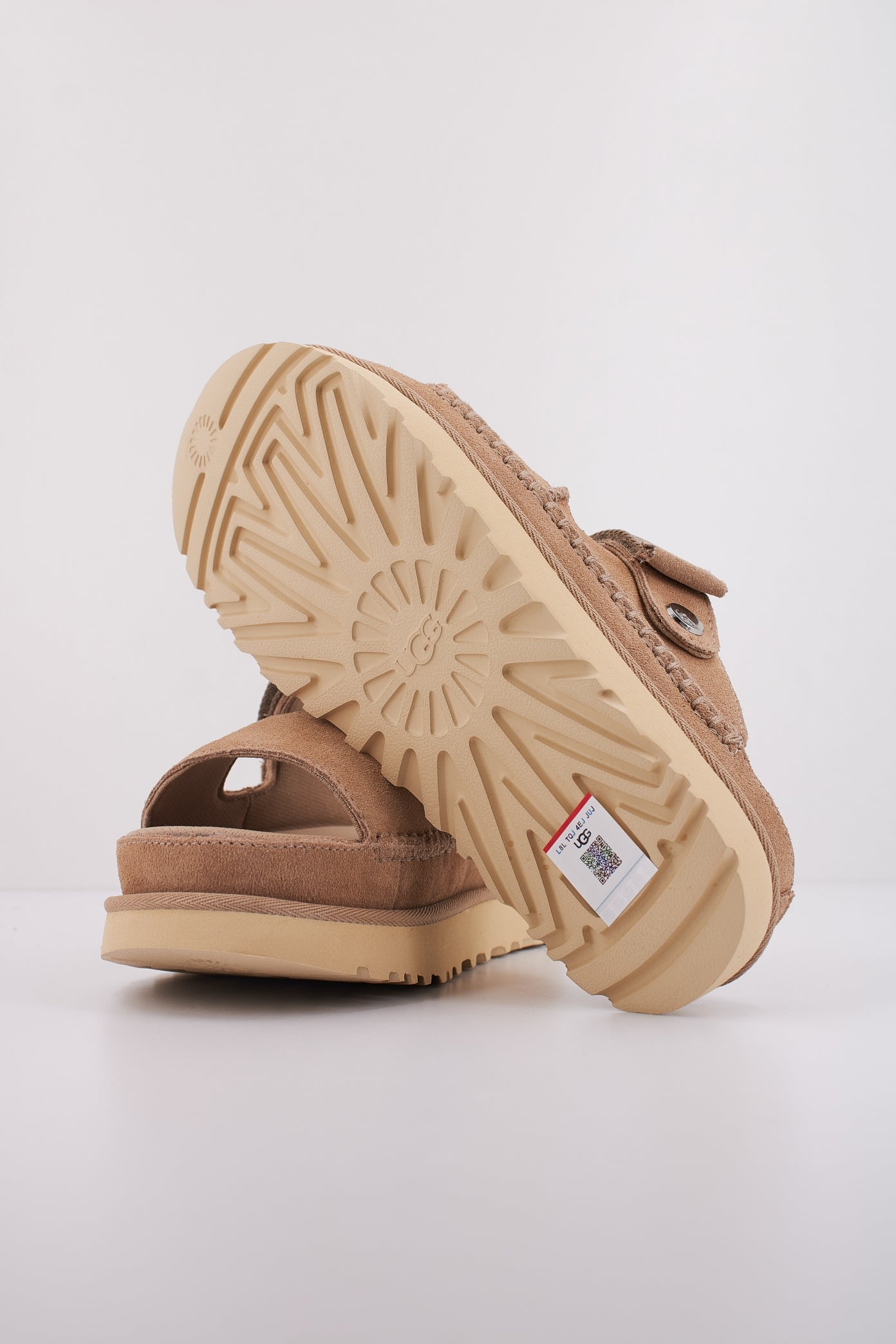 UGG W GOLDENSTAR GLIDE en color SAND  (5)