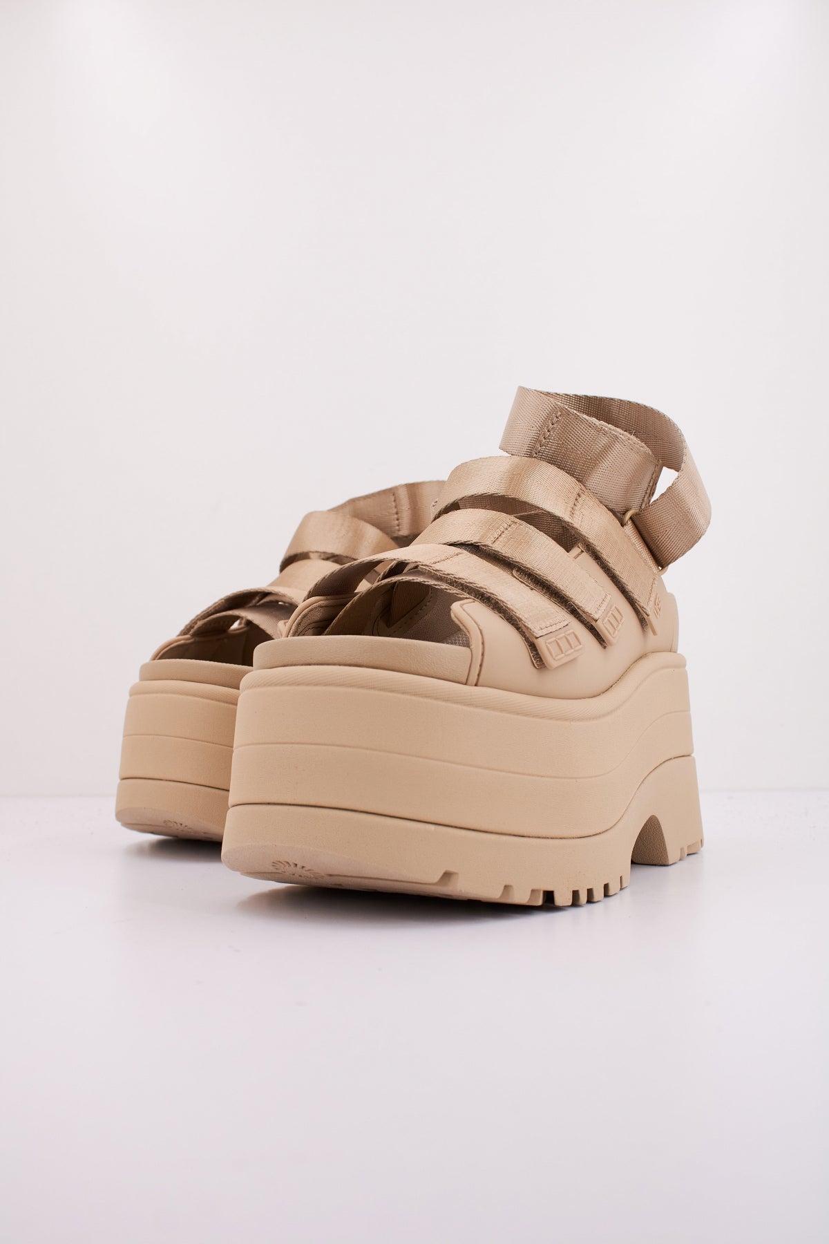 UGG W GOLDEN RISE en color MSTARSD  (2)