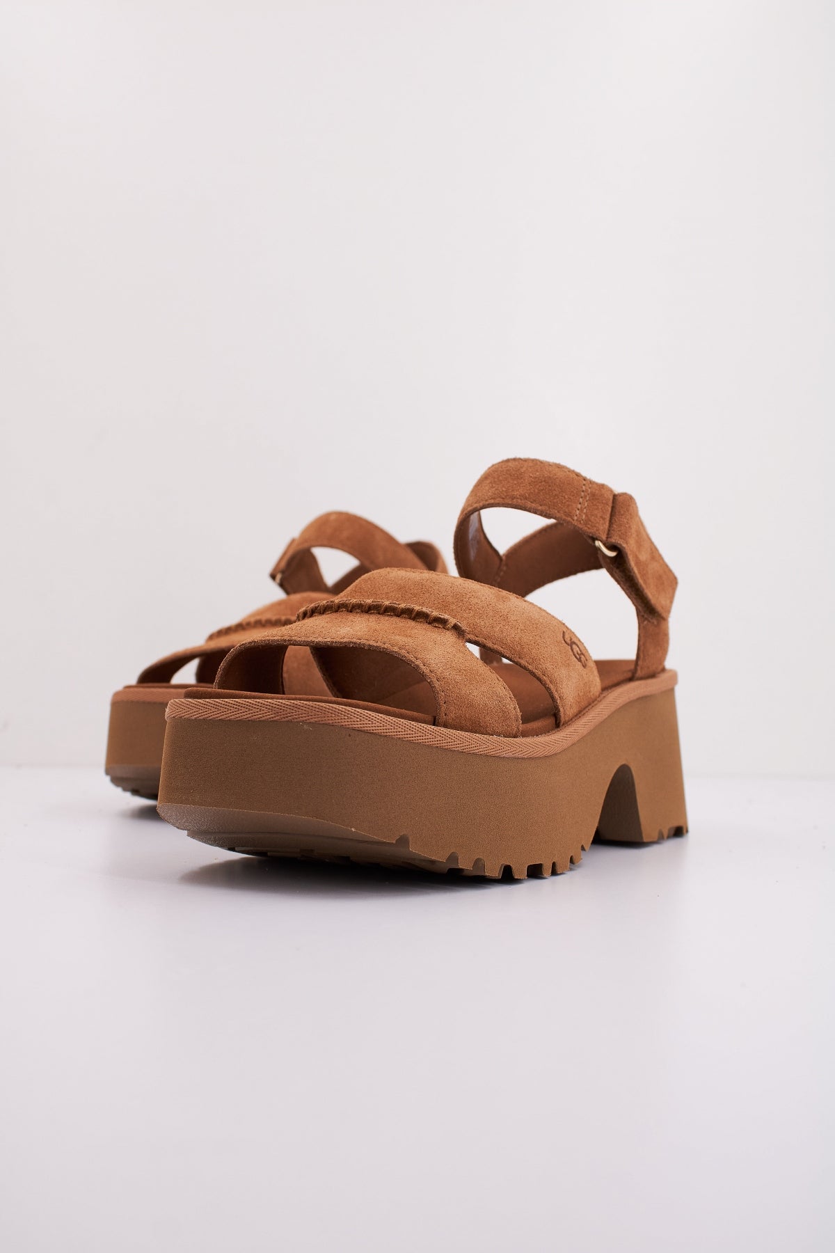 UGG W NEW HEIGHTS ANKLE  en color CESTNT  (2)