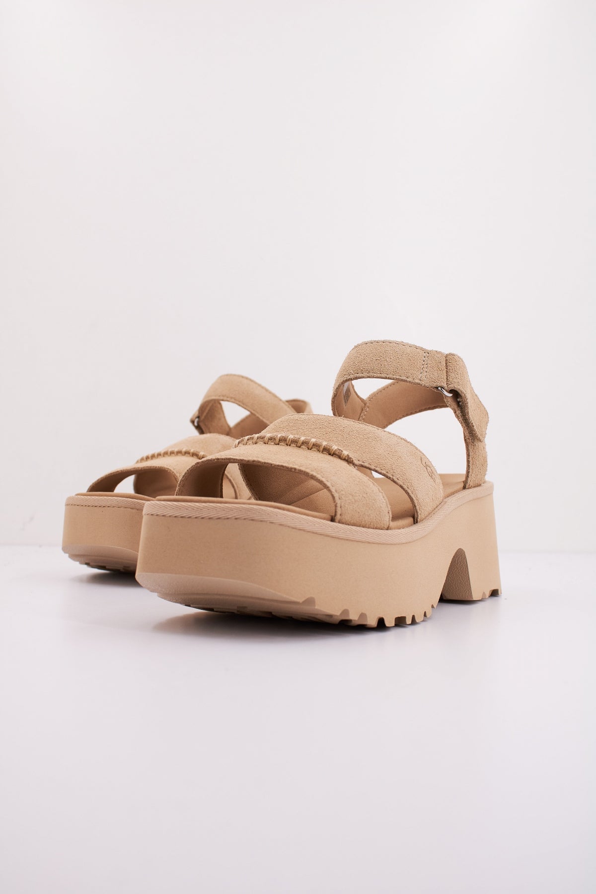 UGG W NEW HEIGHTS ANKLE  en color MSTRDS  (2)