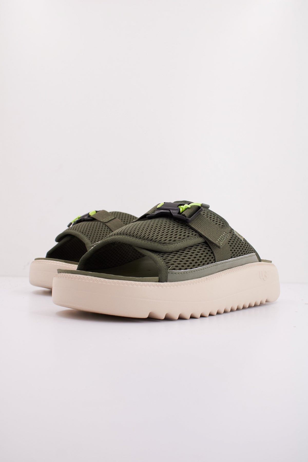 UGG M MAXXER SLIDE en color GREEN  (2)