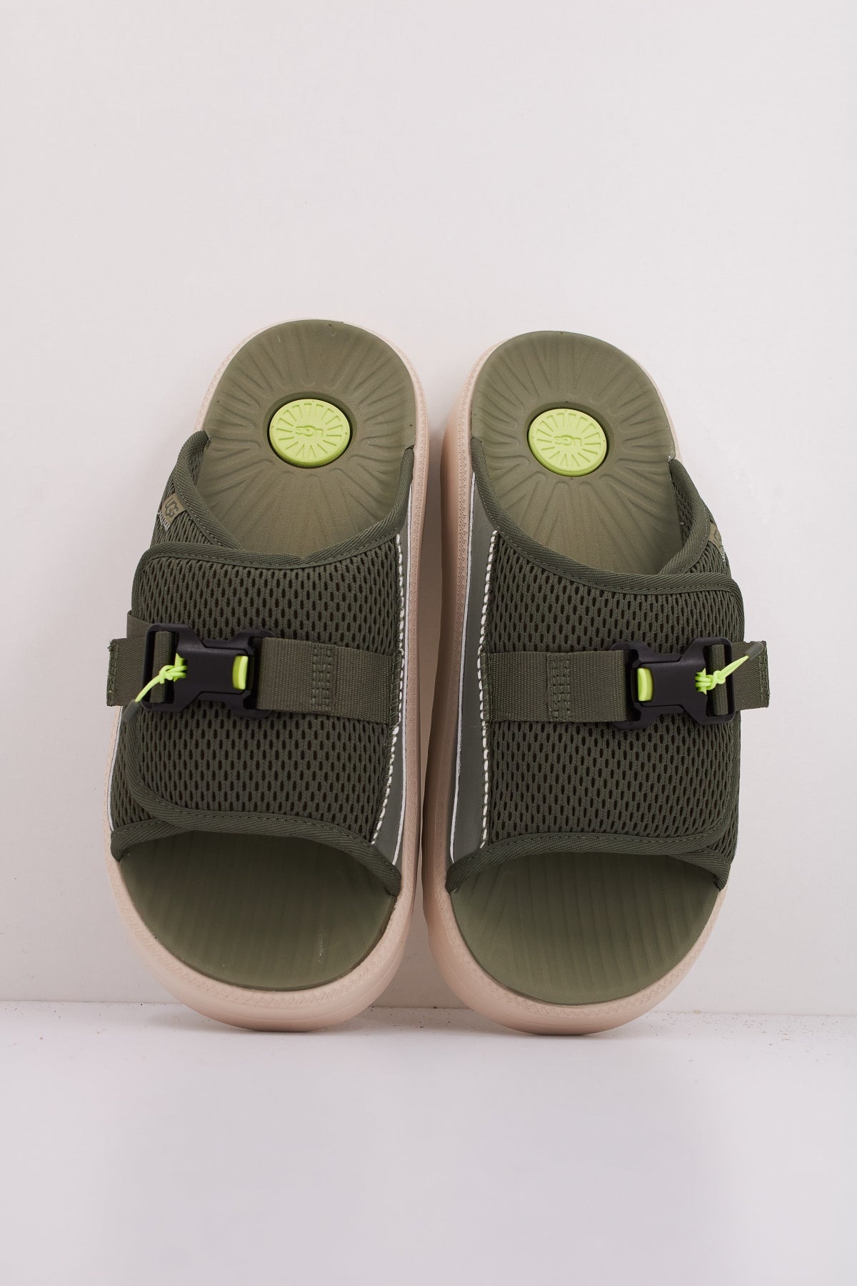 UGG M MAXXER SLIDE en color GREEN  (3)