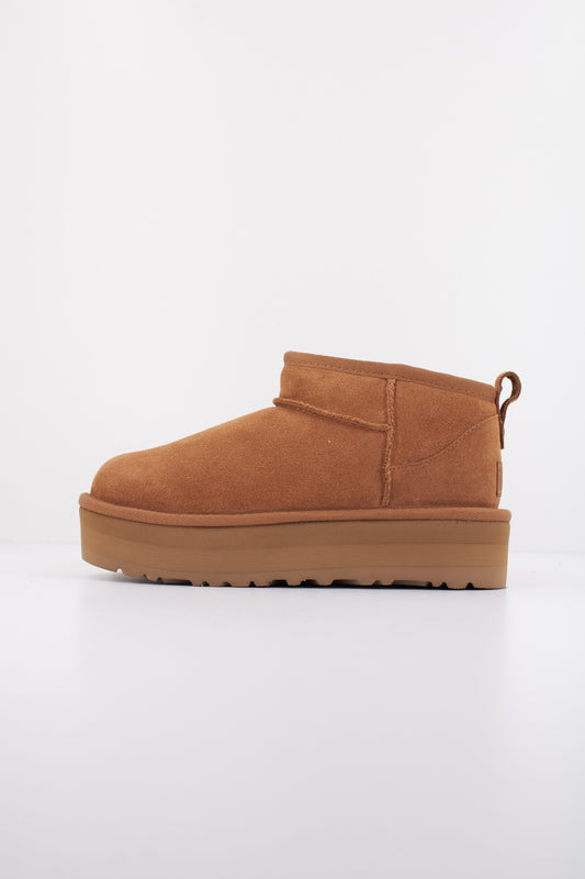UGG K CLASSIC ULTRA MINI en color CHE  (1)