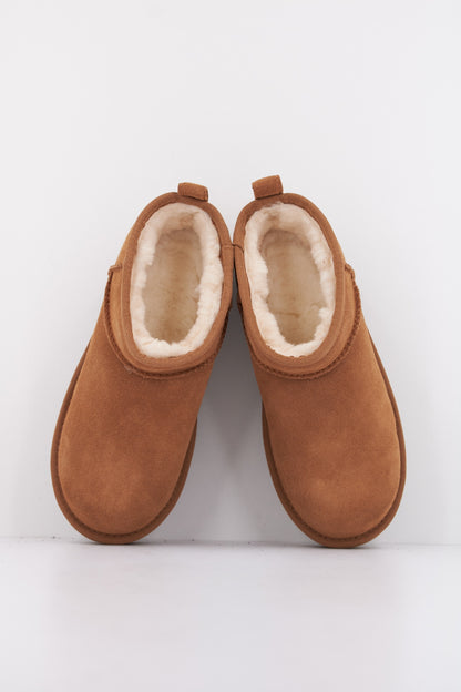 UGG K CLASSIC ULTRA MINI en color CHE  (3)